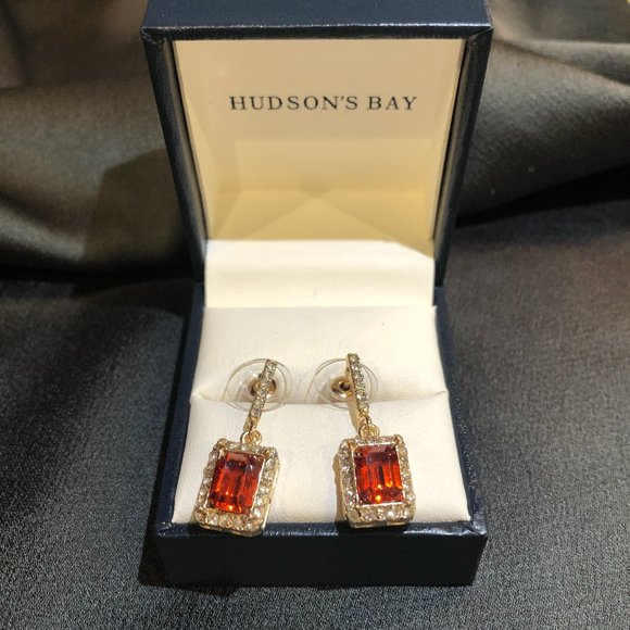 Hudson's Bay Orange Sparkle Earrings Capture The Joy of Spring. - Picture 1 of 4